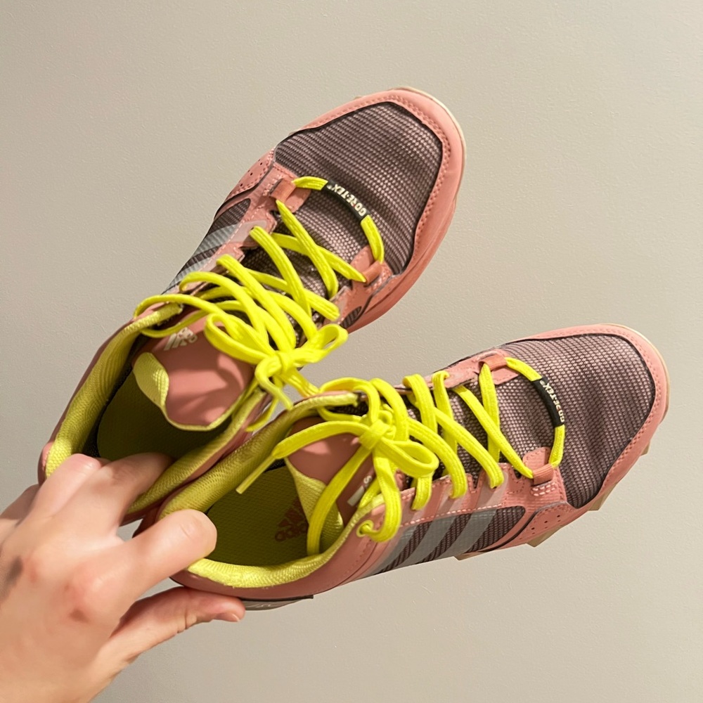 Adidas Kanadia TR 7 Women Sz 7 Goretex Trail Running Shoes Pink Gray